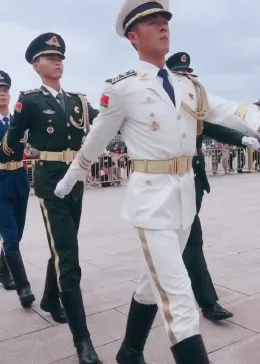 中国排面，一步一帅，风采独绝的国之形象